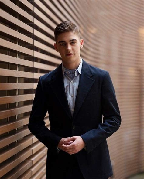 hero fiennes tiffin related to ralph fiennes|The Harry Potter Actor Who Is Distantly Related To。